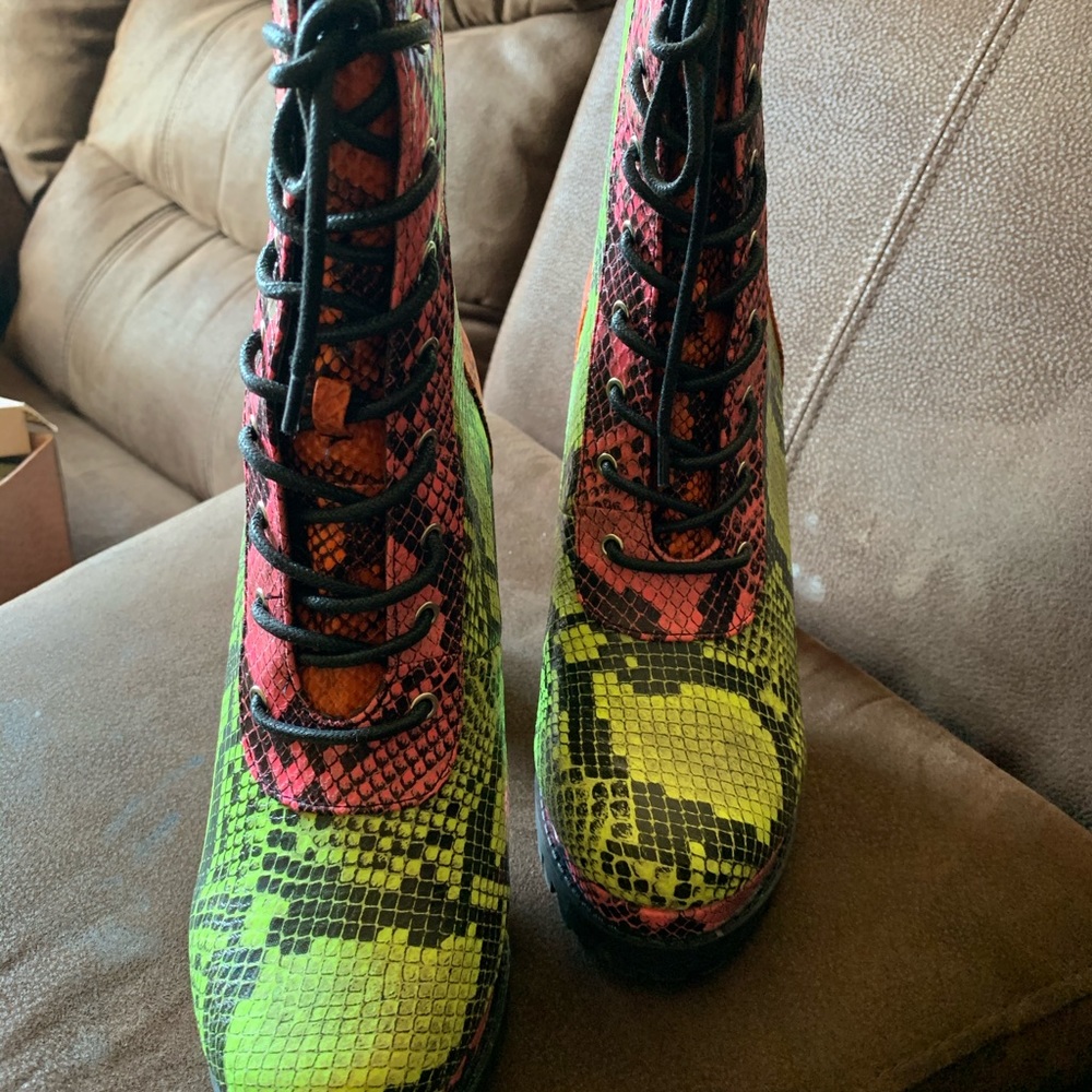 Colorful life boots